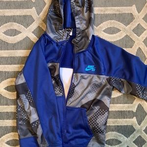 Boys Nike hoodie size medium (10/12)